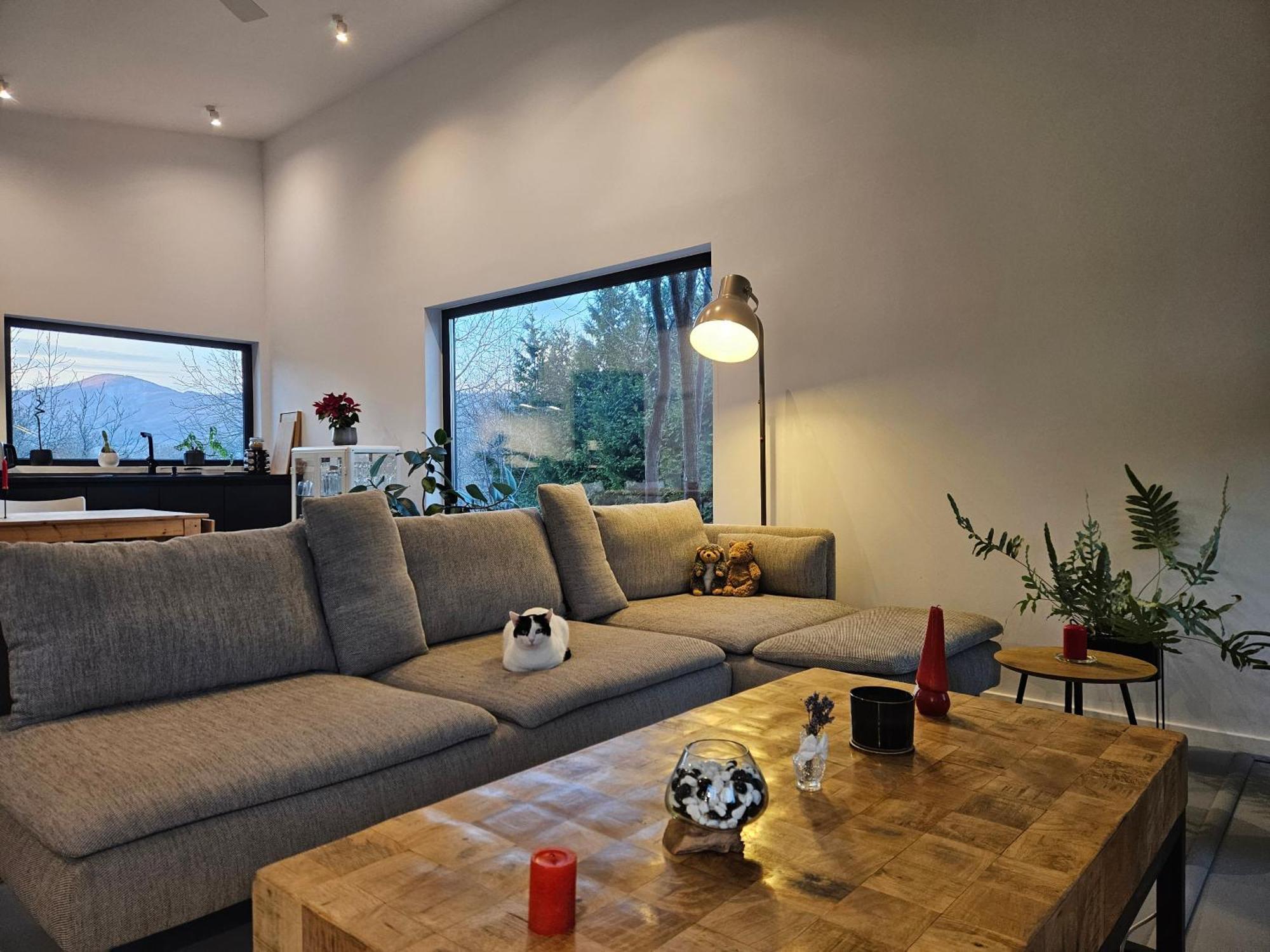 Izvoarele  Black Walnut House With Indoor Outdoor Fireplace מראה חיצוני תמונה