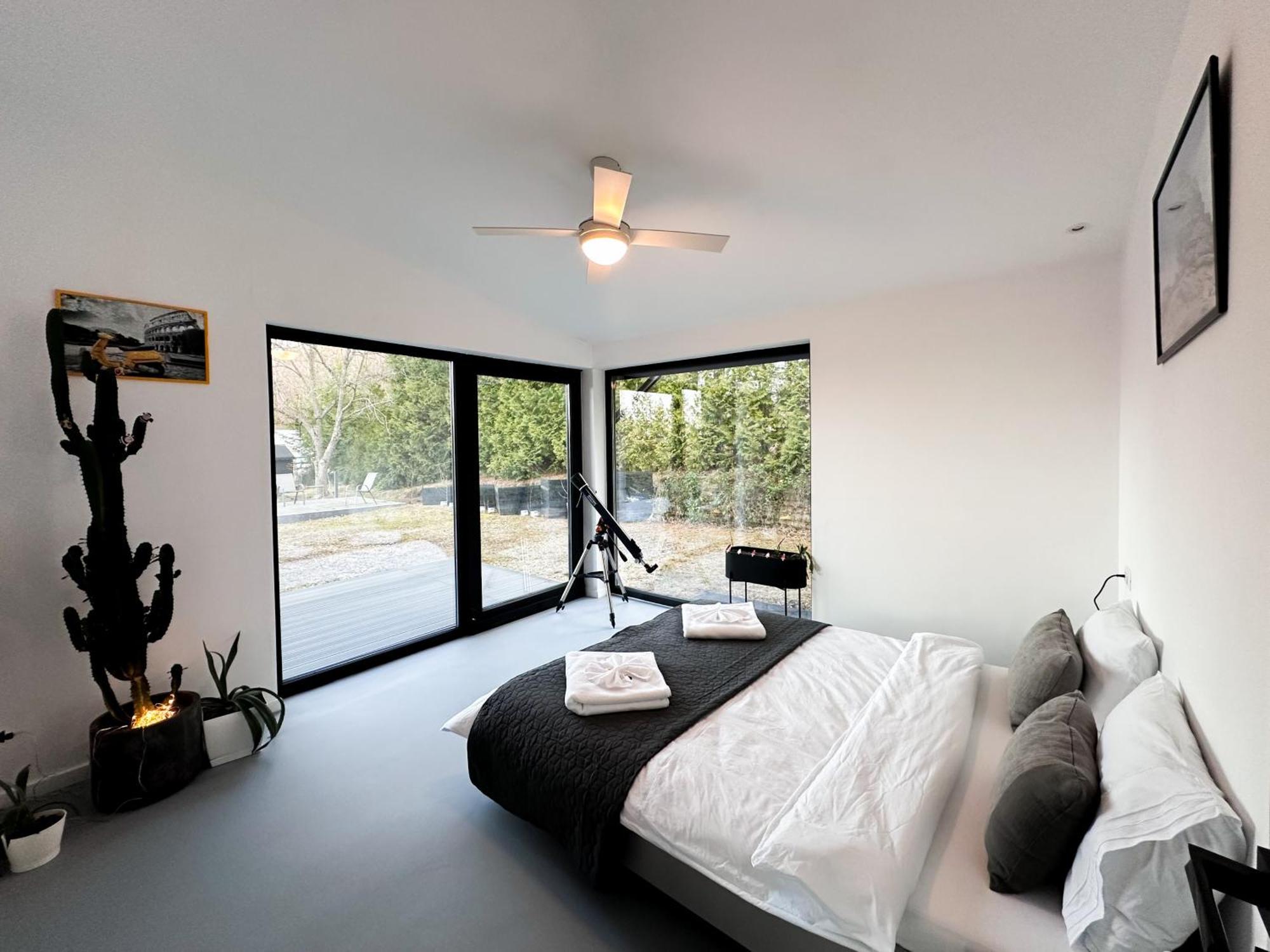 Izvoarele  Black Walnut House With Indoor Outdoor Fireplace מראה חיצוני תמונה